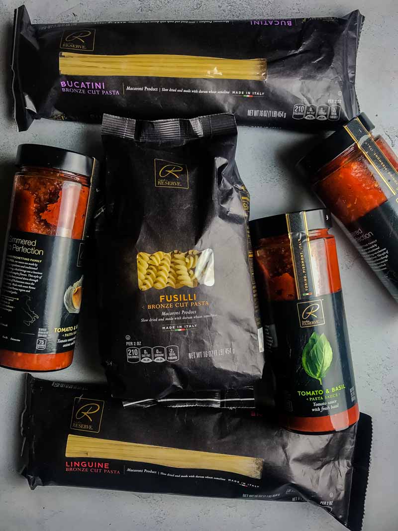 #ad Building a holiday gift basket with Signature RESERVE #SignatureRESERVE